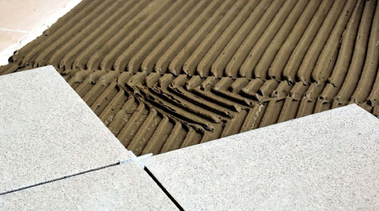 The Unique Challenges of Underwater Tiling